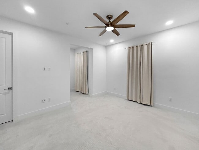 Building Photo - Luxury Coastal Townhome w/ Water Views + Resort Amenities – Seminole 3beds + 3bath