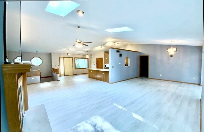 Building Photo - 3121 Carefree Dr