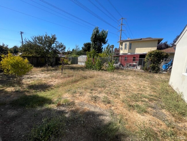 Building Photo - 957 Oakwood Ave