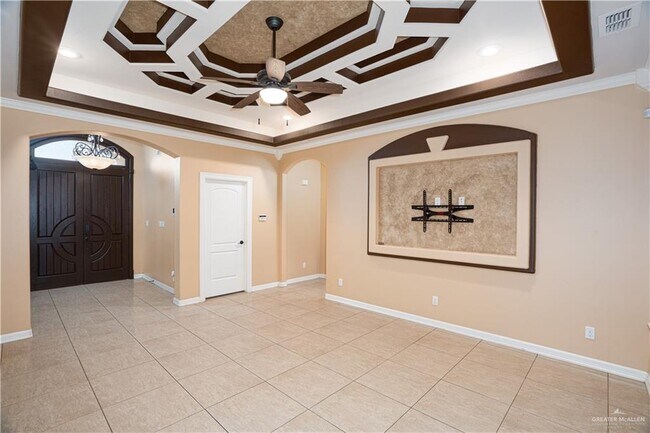 Building Photo - 308 Benites St