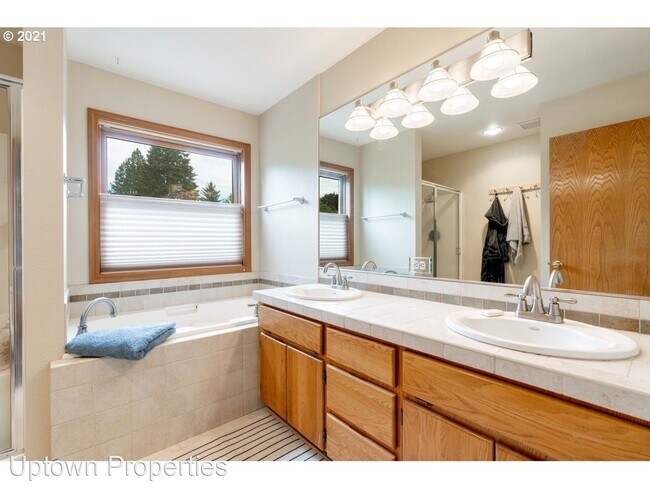 Building Photo - 3 br, 3 bath House - 7627 SW Skyhar Drive