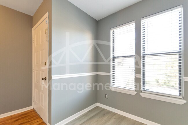 Building Photo - 5615 San Juan Ave