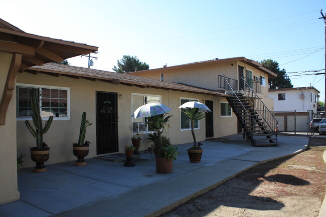 Building Photo - 4683 Canoga St