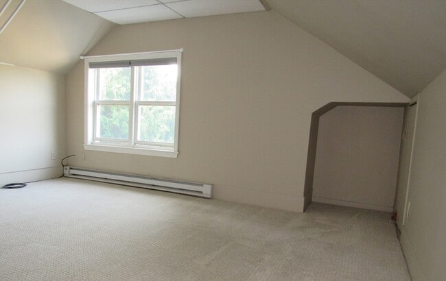 Building Photo - 12 Lindell Ave