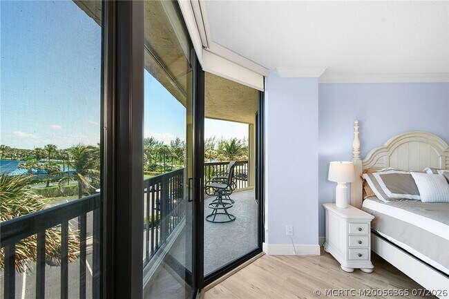 Building Photo - 9550 S Ocean Dr