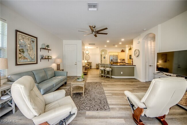 Building Photo - 10519 Diamante Way