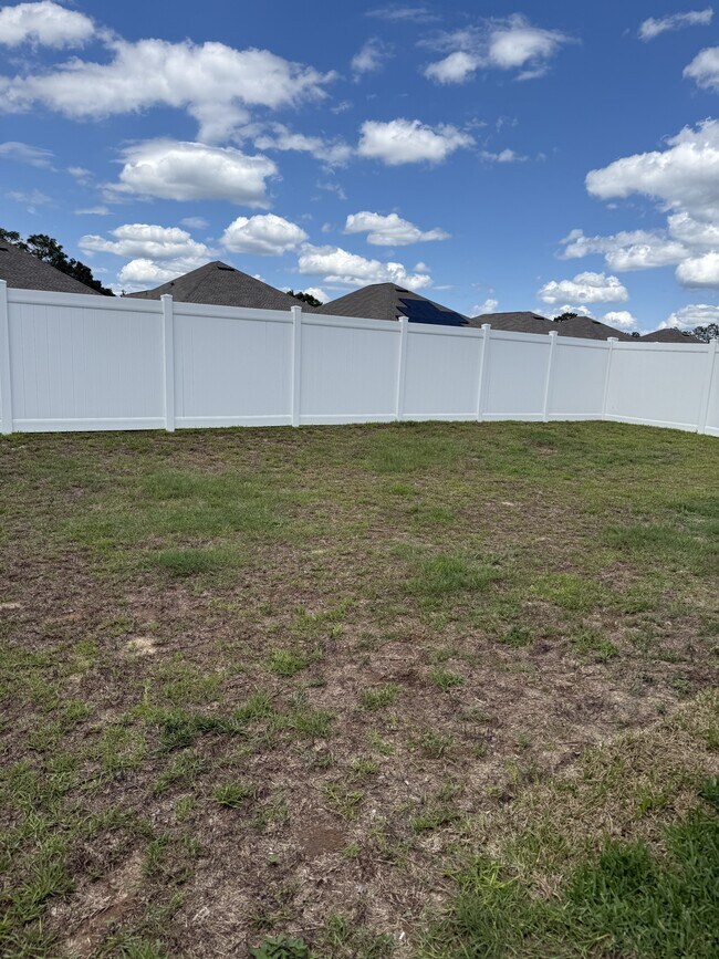 Building Photo - 210 Lyla Ln