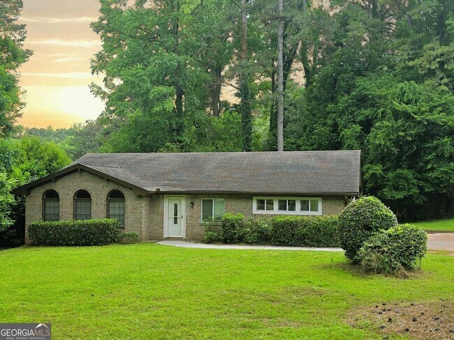 Building Photo - 2821 Meadowlark Trail NW