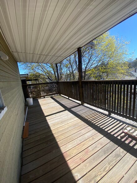 Building Photo - 4442 Washington St