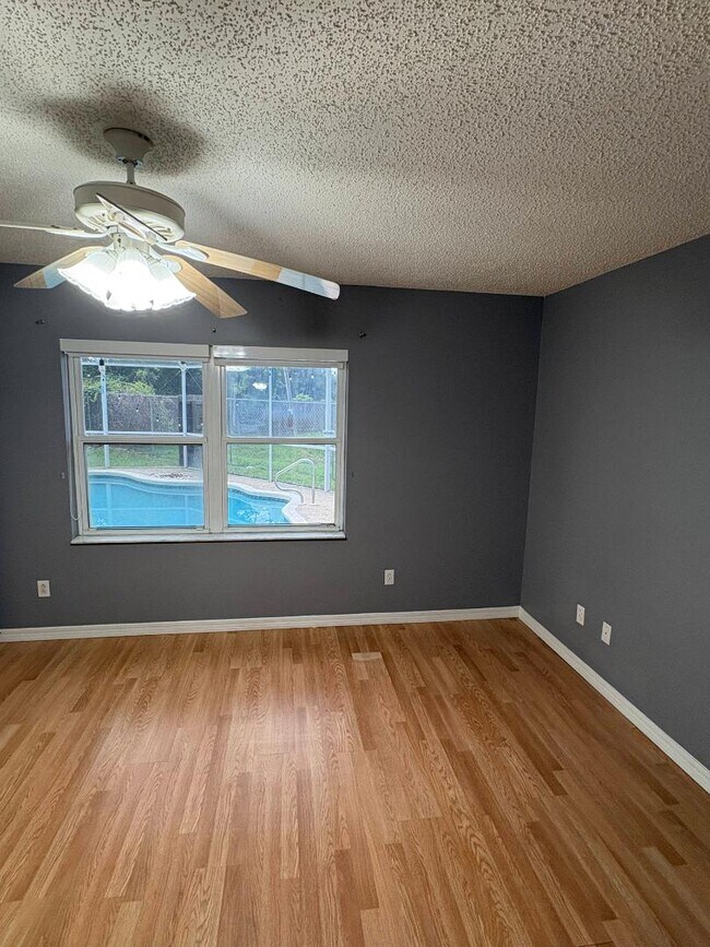 Building Photo - 436 Mango Cir
