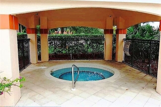 Building Photo - 3350 Pinewalk Dr N