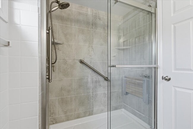 Building Photo - 715 Truman Pkwy