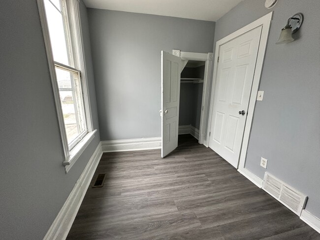 Building Photo - 809 Elk St