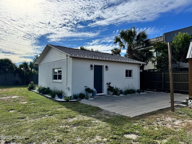 Building Photo - 6427 Oak Shr Dr