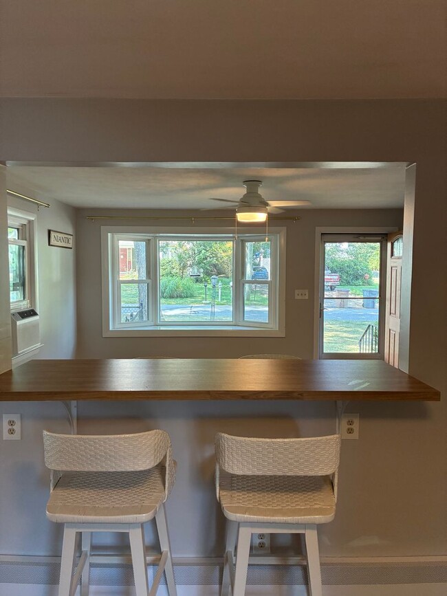 Building Photo - Charming ranch in beach community