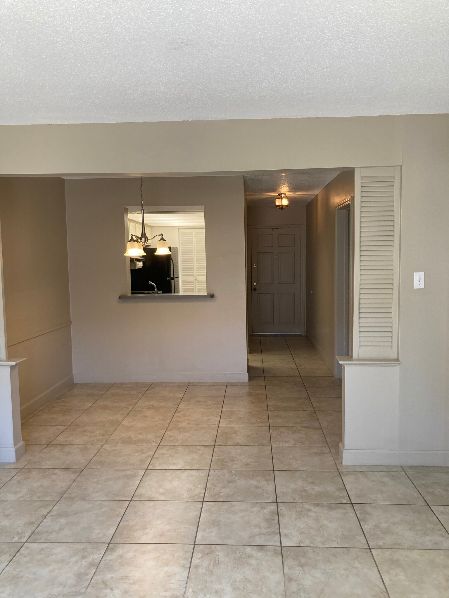 Pass through from kitchen to dining room - 3320 N Arnoult Rd