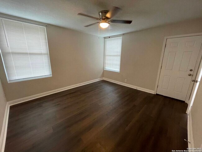 Building Photo - 10446 Mtn Vw-