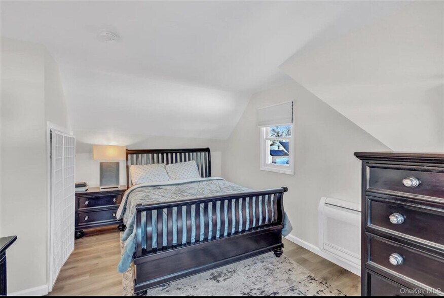 Building Photo - 233 Sears Rd