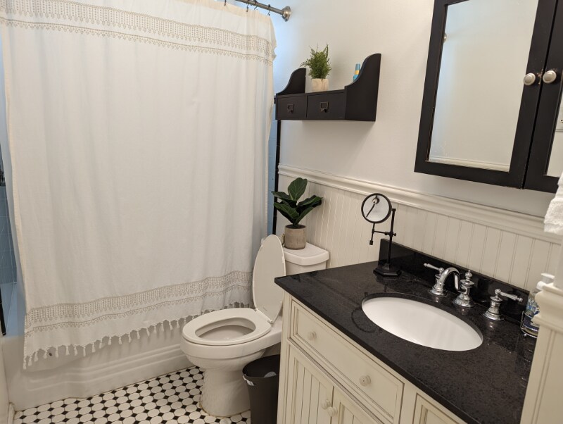 Building Photo - 2519 E Montecito Ave