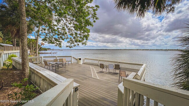 Building Photo - 225 S Tropical Trail