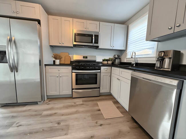 Primary Photo - 211 Spencer St