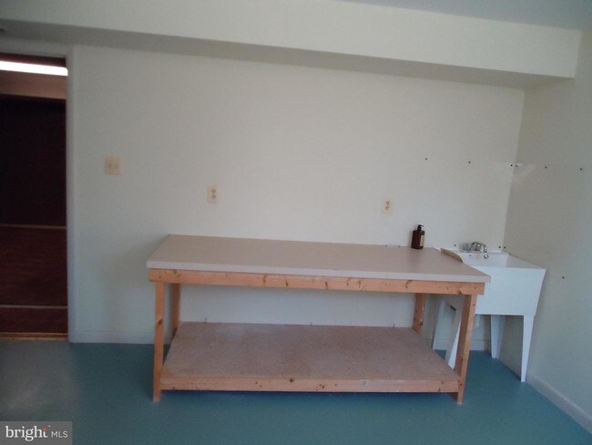 Building Photo - 8727 Litwalton Ct
