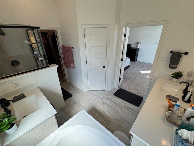 Building Photo - 201 Dove Tree Dr