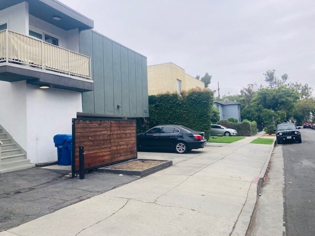 Building Photo - 3337 S Durango Ave