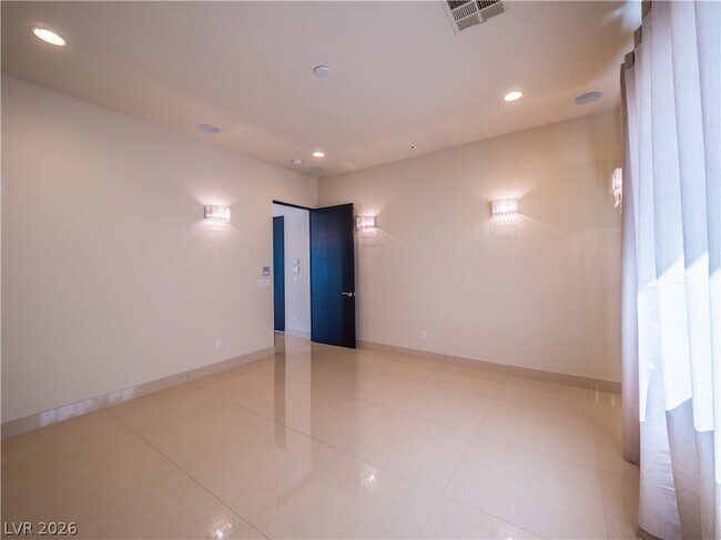 Building Photo - 7447 Yonie Ct