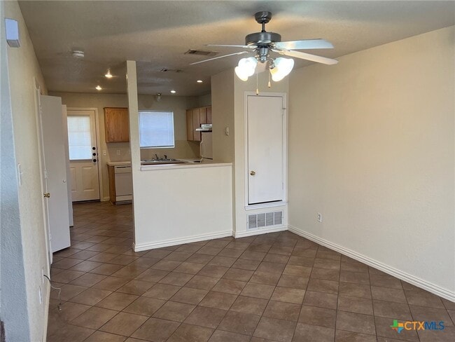 Building Photo - 4505 Jeff Scott Dr