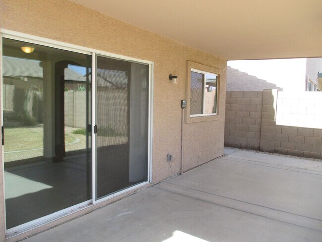 Building Photo - New Listing in Buckeye