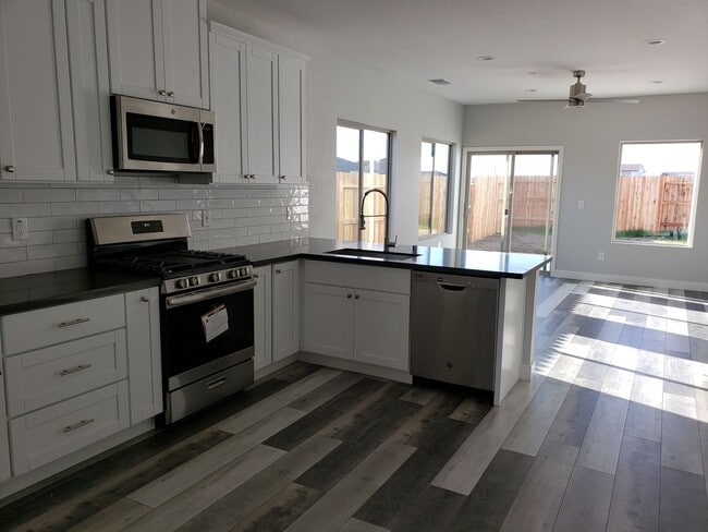 Building Photo - 2218 Armus St