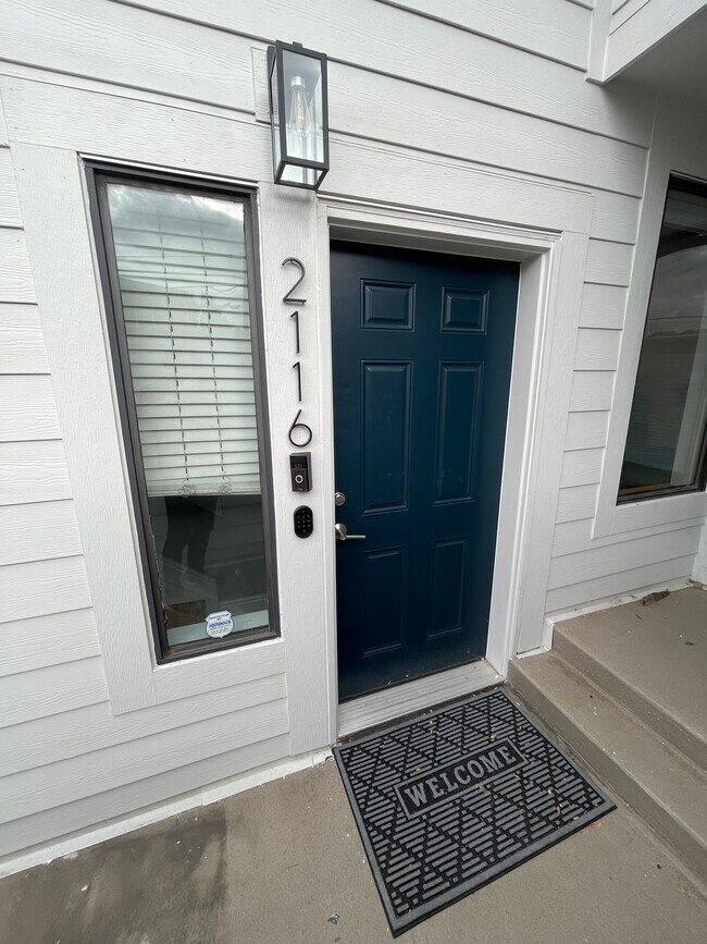 Building Photo - 2116 W 31st Ave