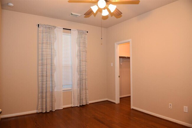 Building Photo - 6727 Oakman Ln