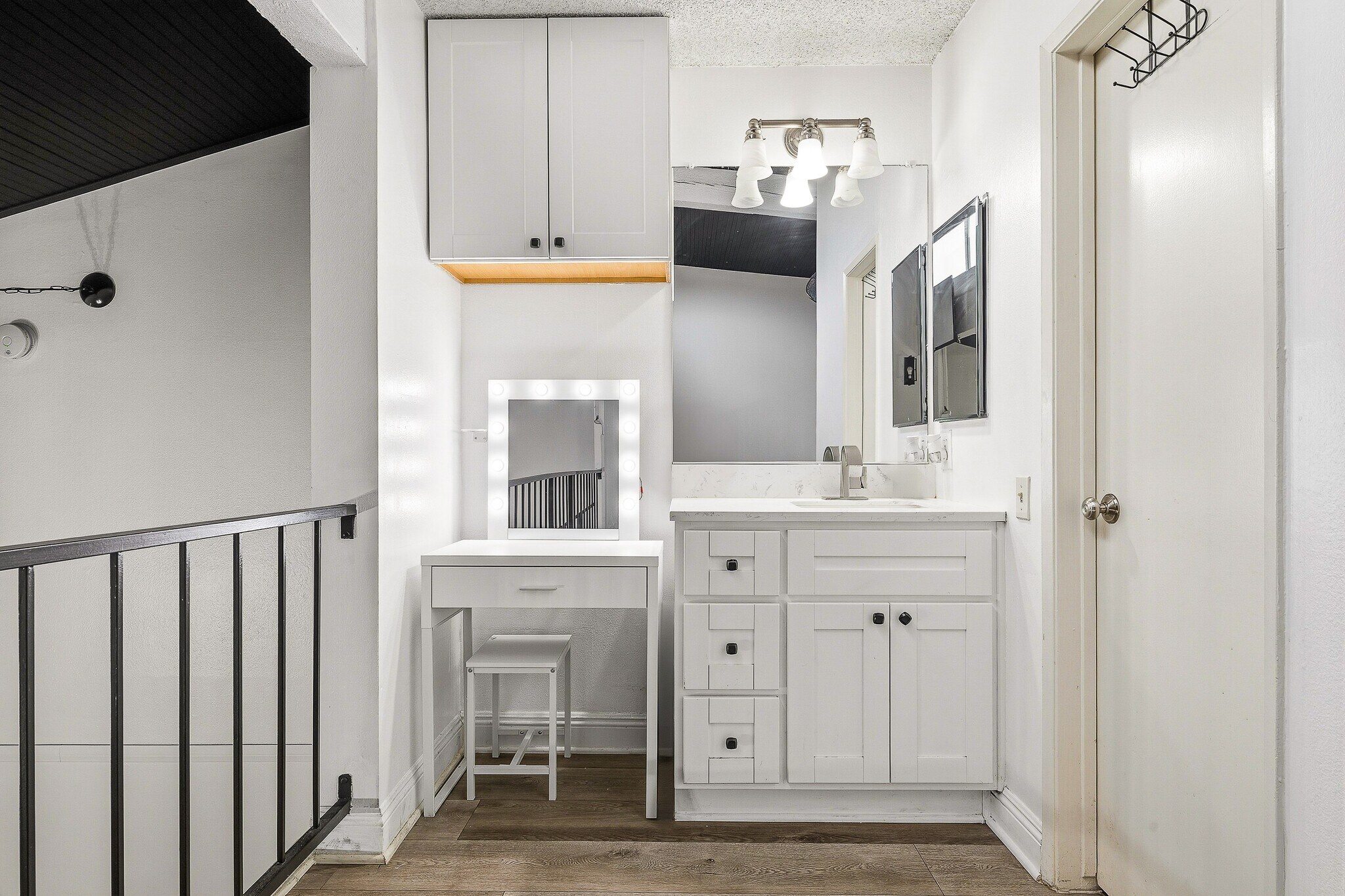 Building Photo - 5460 White Oak Ave