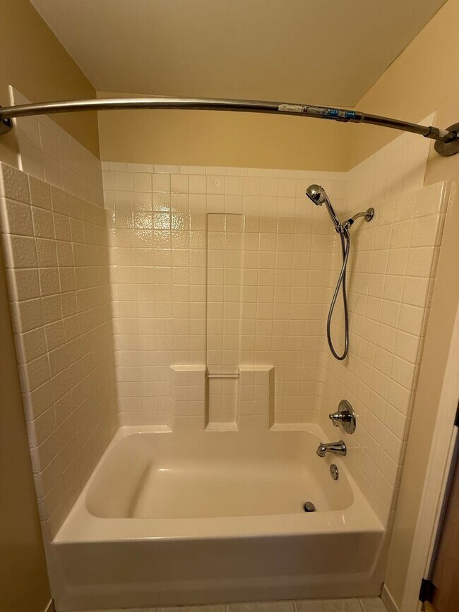 Building Photo - Newly Updated! 3 Bed/2 Bath House on a Large Lot!