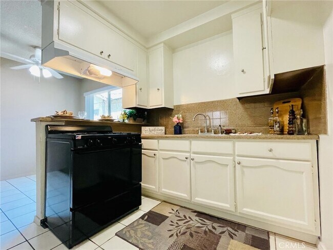 Building Photo - 12437 Harris Ave