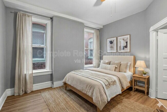 Building Photo - 5130 Kensington Ave