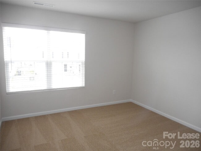 Building Photo - 2219 Latimer Ln