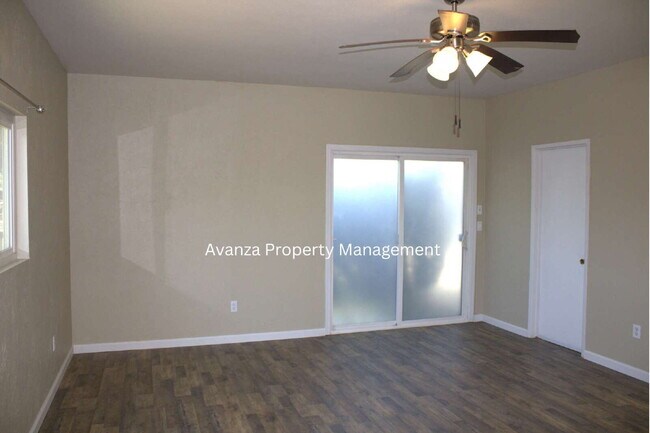 Building Photo - 1 Year Lease 1 Bed  1 Bath  Rent: $850 +$100 (All utilities included) Deposit: $1,500 Available: ...