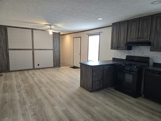 Building Photo - 165 Skyline Dr