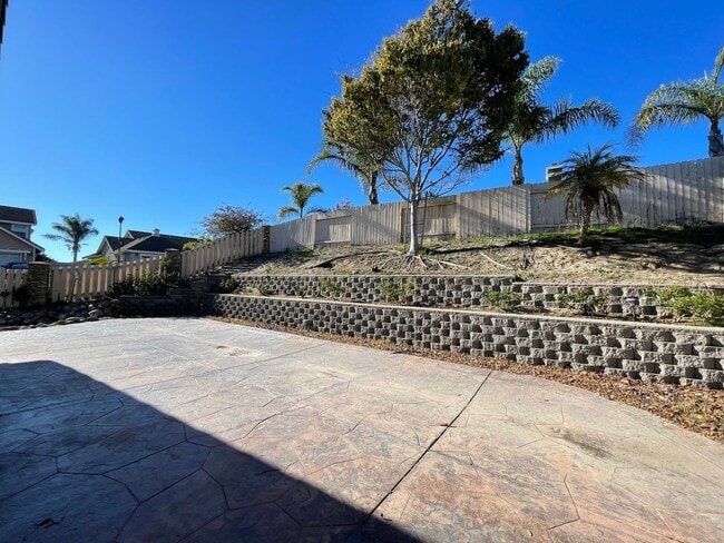 Building Photo - Single Story Large Four Bedroom Home in the Bluffs