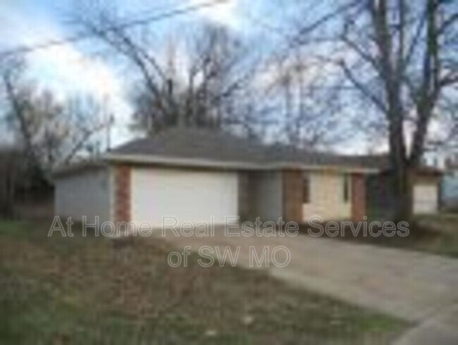 Primary Photo - 936 S Main Ave