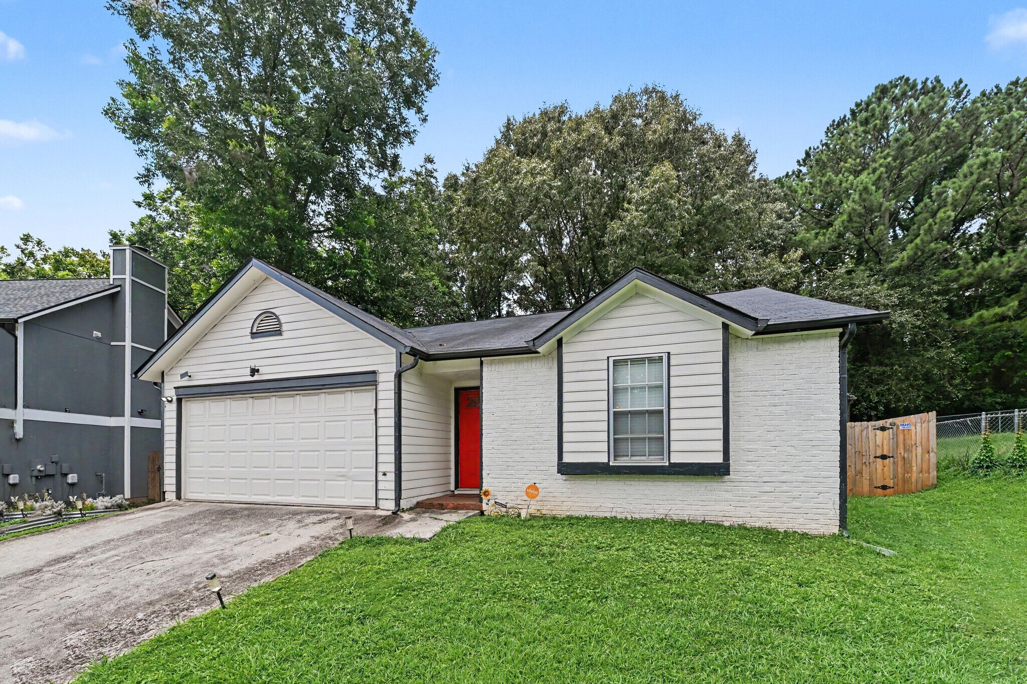 Building Photo - 1541 Clifton Downs Dr SE