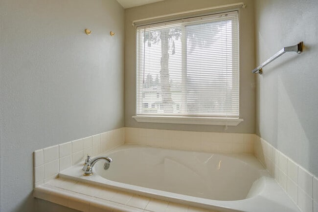 Building Photo - BEAUTIFUL FOUR BEDROOM LOCATED IN THE SHERWOOD SUB DIVISION