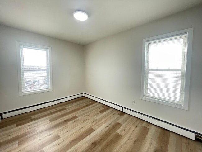 Building Photo - 124 Beech St