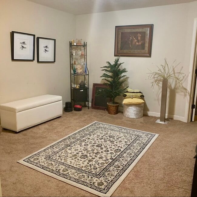 Building Photo - 3453 Chestnut Ln