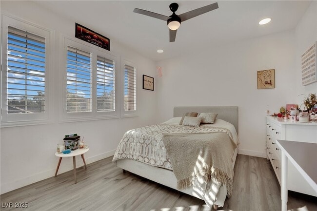 Building Photo - 10336 Early Morning Ave