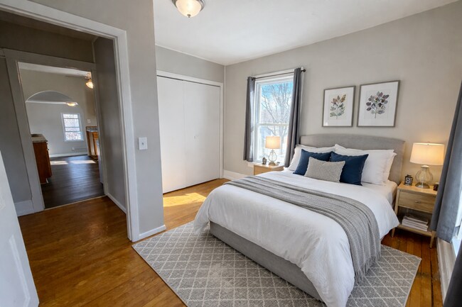 Building Photo - 1865 Fisher St