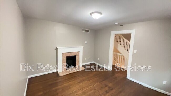 Building Photo - 879 Rockdale Ave